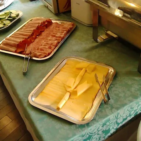 Casa Latina Guest house 3*