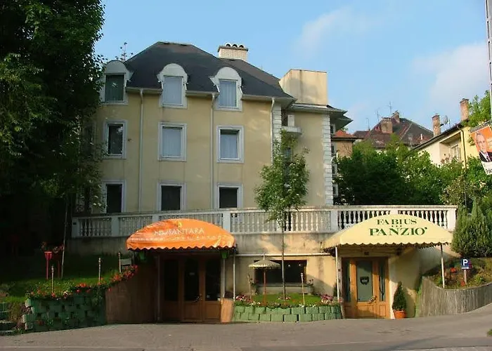 Pensjonat Casa Latina 3*